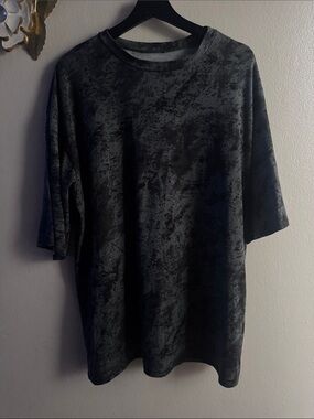 Men's Oversized Black Marble Crewneck Shirt